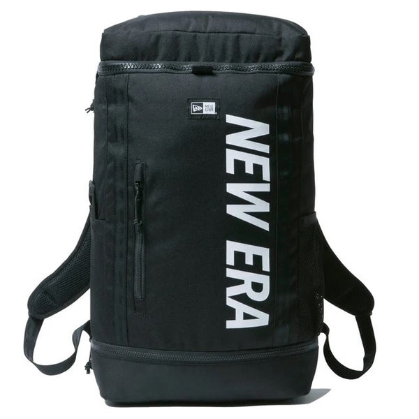 NEW ERA ( ニューエラ ) ボックスパック 32L プリントロゴ ブラック × ホワイト | バックパック | リュックサック | 通学 | 通勤 | 使いやすい | シンプル | 黒 | 靴収納 | PC収納 | 便利 | アウトドア | キャンプ | 14521362 | デイパック