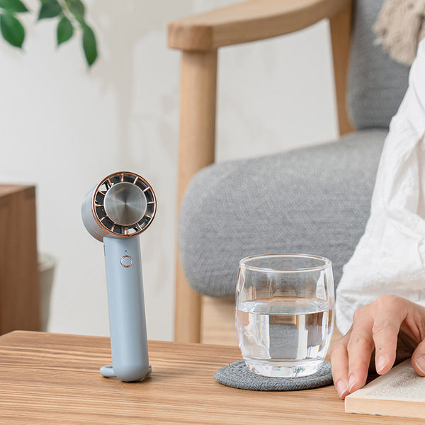 Life on Products ( ライフオンプロダクツ ) ペルチェ冷却機能ハンディファン カラビナ付 LCAF004 | 冷却プレート | 熱中症対策 | 暑さ対策 | アウトドア | レジャー | 祭り | キャンプ | フェス | ハンディファン | 持ち運び | シンプル | 可愛い