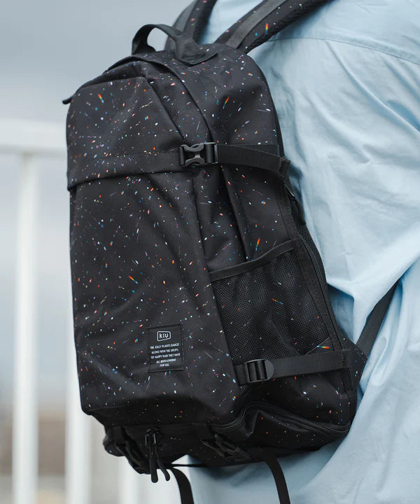 KiU ( キウ ) 600D バックパック K111 | リュック | リュックサック | バックパック | 旅行 | 通勤 | デイリー | 通学 | 大容量 | デイパック | アウトドア | キャンプ | 靴収納