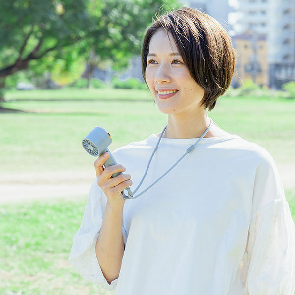 Life on Products ( ライフオンプロダクツ ) ペルチェ冷却機能ハンディファン カラビナ付 LCAF004 | 冷却プレート | 熱中症対策 | 暑さ対策 | アウトドア | レジャー | 祭り | キャンプ | フェス | ハンディファン | 持ち運び | シンプル | 可愛い