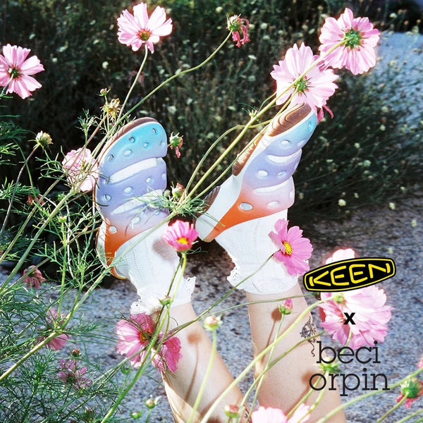 KEEN(キーン)ウィメンズ ヨギ アーツ KEEN × Beci Orpin サンダル