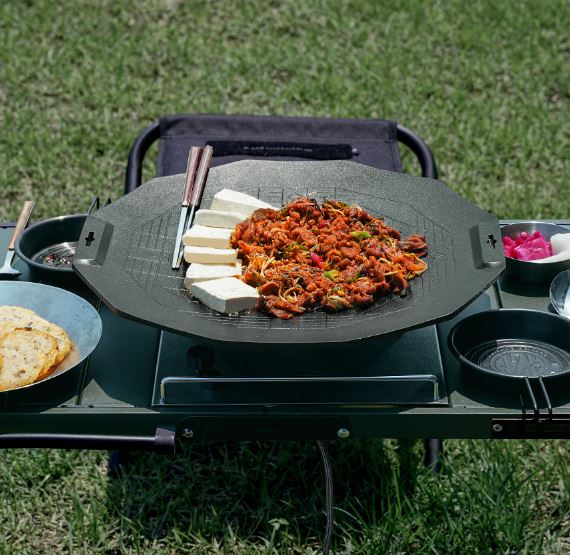 KZM OUTDOOR( カズミ アウトドア )イグニス デザイングリドル 40cm 12角形型 キャンプ フライパン 鍋 ハンドル キャリーバッグ 大皿 焼き物 炒め物 5T 耐食性 耐摩耗性 アルミ プレート 調理器具 アウトドア バーベキュー グリル KZM K23T3G03