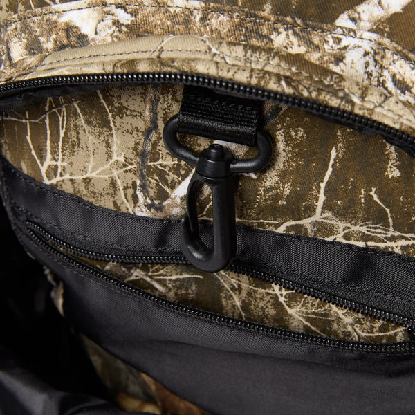 NEW ERA ( ニューエラ ) キャリアパック 35L リアルツリーカモ | にゅーえら | デイパック | 通勤 | 通学 | PC収納 | アウトドア | キャンプ | レジャー | 使いやすい | ユニセックス | 14392350 | リュックサック | バックパック