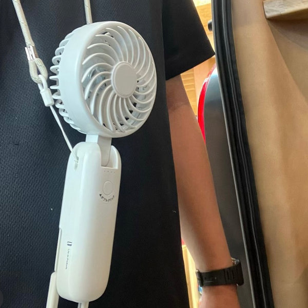 Life on Products ( ライフオンプロダクツ ) 大風量ダブルファン カラビナ付 | 扇風機 | ポータブル扇風機 | 持ち運び | フェス | キャンプ | アウトドア | レジャー | 通勤 | 暑さ対策 | 熱中症対策 | 祭り | シンプル | 手で持てる