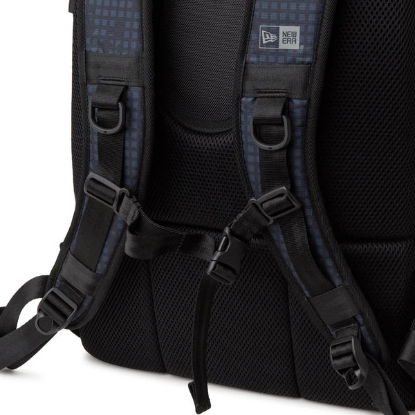 NEW ERA ( ニューエラ ) キャリアパック 35L ブラックナイトカモ | リュック | リュックサック | デイパック | ユニセックス | 14750923 | 通勤 | 通学 | シンプル | 登山 | ハイキング | にゅーえら