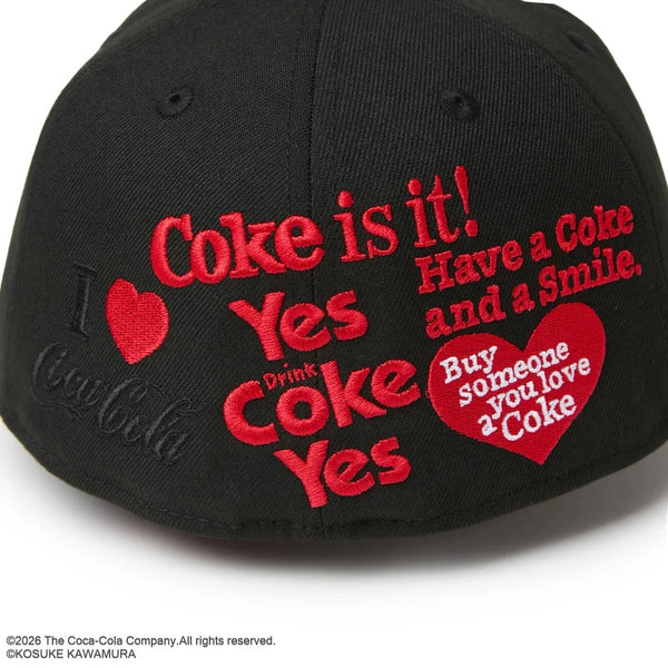 NEW ERA ( ニューエラ ) 59FIFTY Coca-Cola designed by Kosuke Kawamura コカ･コーラ ブラック キャップ 帽子 コラボ コカコーラ メンズ レディース ユニセックス 59FIFTY ストリート カジュアル おしゃれ 15156555
