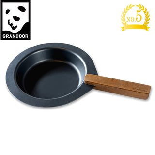 GRANDOOR ( グランドア ) DISHGRILL  ディッシュグリル  お皿  アウトドア  キャンプ  調理  器  フライパン  洗い物が減る  陶器  焦げ付かない  洗いやすい  深み  シンプル  オーブン可  スタッキング  コンパクト  ぐらんどあ