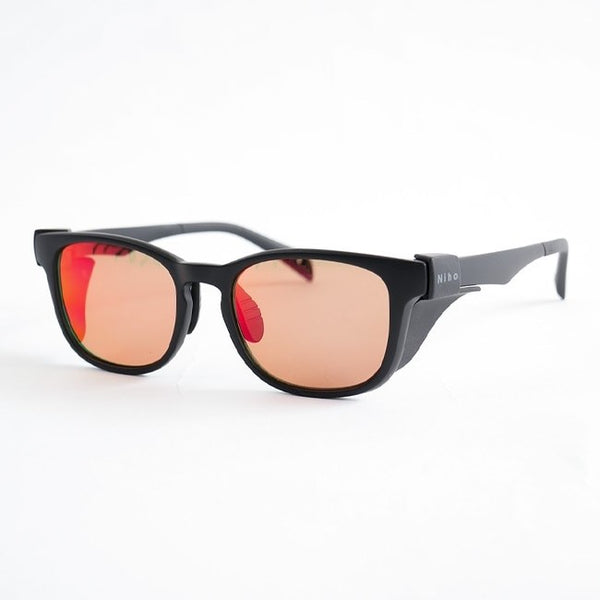 Niho ( ニホ ) [ NH-101 ]【 専用ポーチ ・ フード付き 】 偏光レンズ サングラス | ウエリントン型 | シャープ | 薄型 | クリア | 軽量 | 軽い | アウトドア | キャンプ | レジャー | ランニング | 運転 | ズレにくい | にほ