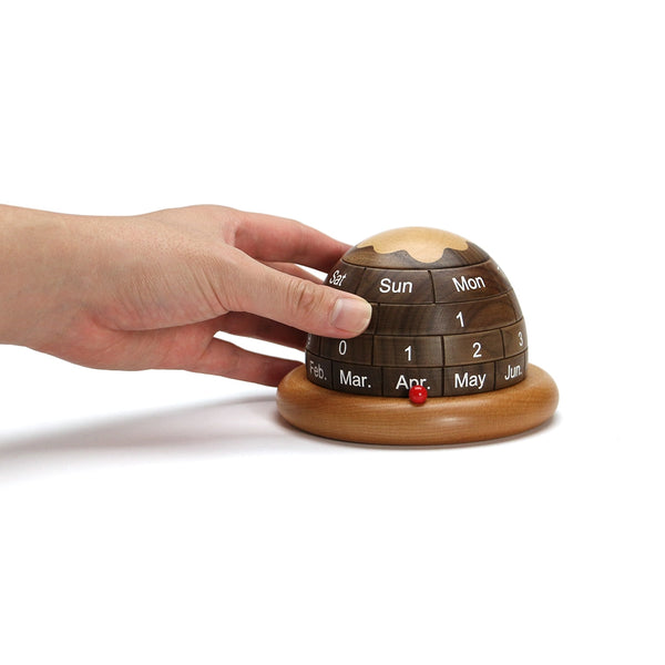 DETAIL ( ディテール ) Dome Perpetual Calendar | ドーム パーペチュアル カレンダー | 万年カレンダー | カレンダー | 置き型 | 可愛い | 木 | シンプル | プレゼント | ウォルナット | ずっと使える | H0126 | でぃてーる