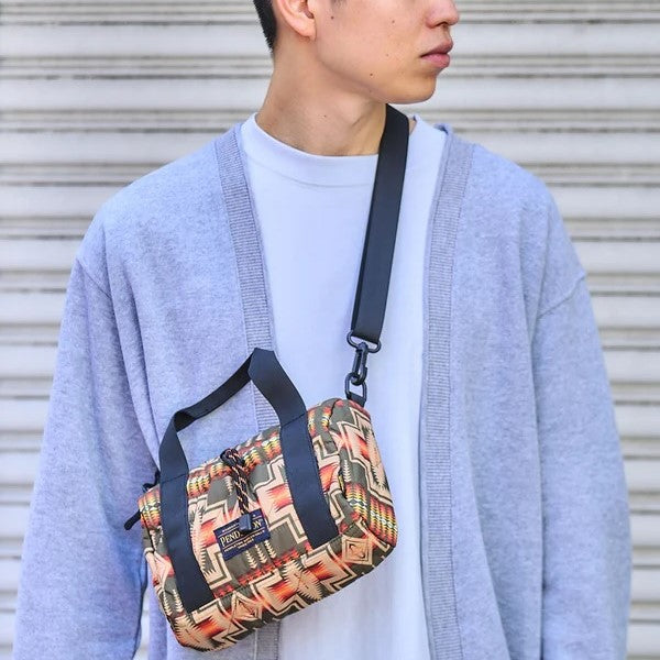 KiU ( キウ ) 【 PENDLETON® × KiU LMITIED ITEM 】 スクエアパデッドミニボストンバッグ K483 | バッグ | 小型バッグ | 小さめ | コラボ | ミニボストンバッグ | コンパクト | ころん | カジュアル | ハンドバッグ | ショルダーバッグ | きう