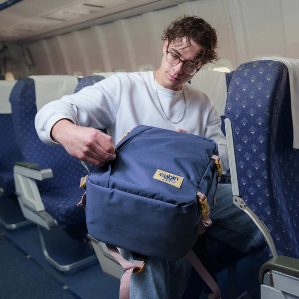 CABINZERO ( キャビンゼロ ) Classic クラシック | 36L | 機内 | 持ち込み | アウトドア | キャンプ | デイパック | 旅行 | 5泊 | バックパック | シンプル | ゆとり | CZ-171201 | CZ-171203 | CZ-171205 | CZ-171309 | CZ-172509