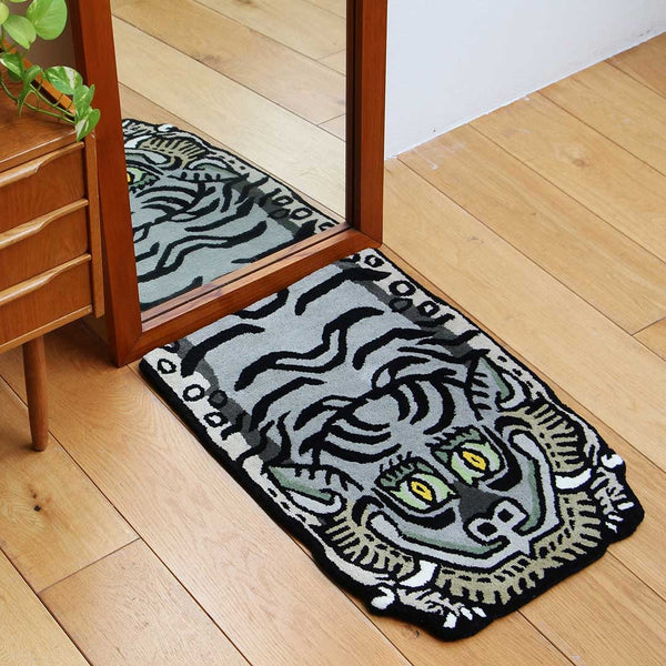 DETAIL ( ディテール ) Tibetan Tiger Rug H1-75 チベタンタイガーラグ | 虎モチーフ | ウールラグ | ラグ | インテリア | 寝室 | ハーフサイズ | 玄関マット | ポイントラグ | 絨毯 | 厚手 | 硬め | 室内 | 虎 | ウール | ハンドメイド | チベット | 3316H1