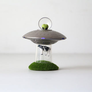 DETAIL ( ディテール ) Toy & Book " UFO Cow Abduction "トイ&ブック ” UFOカウアブダクション " | 宇宙人とUFOがモチーフのトイ | 置物 | インテリア | プレゼント | ギフト | ウシ | 牛 | 宇宙人 | <br>3740BUA | でぃてーる