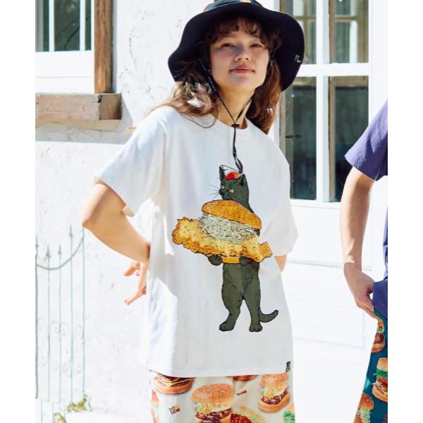 go slow caravan ( ゴースローキャラバン ) 【 DOMDOM×GSC 】 びたびたバターフィッシュ猫TEE MENS | メンズ | トップス | ドムドムハンバーガー | コラボ | シャツ | Tシャツ | ホワイト | 341962 | カジュアル | 夏服