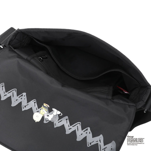 Manhattan Portage ( マンハッタンポーテージ ) CASUAL MESSENGER SLIM BP W/DIV MGNT PEANUTS 25 | ショルダーバッグ | バッグ | カバン | スヌーピー | コラボ | チャーリー・ブラウン | 1605JRSBPDMGNTPNS25 | まんはったんぽーてーじ | アウトドア | お出かけ