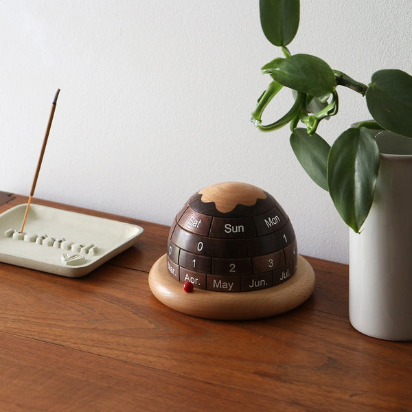DETAIL ( ディテール ) Dome Perpetual Calendar | ドーム パーペチュアル カレンダー | 万年カレンダー | カレンダー | 置き型 | 可愛い | 木 | シンプル | プレゼント | ウォルナット | ずっと使える | H0126 | でぃてーる