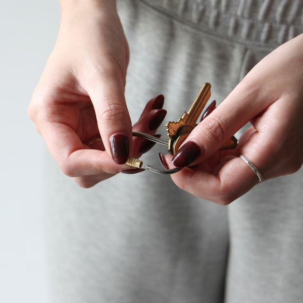 DETAIL ( ディテール ) Titanium Screw Lock Keyring " Oval " チタニウム スクリュー ロック キーリング " オーバル " シンプル | 上品 | カラビナ | アウトドア | キャンプ | 登山 | チタン | 軽い | 楕円 | キーリング | 3725O | でぃてーる