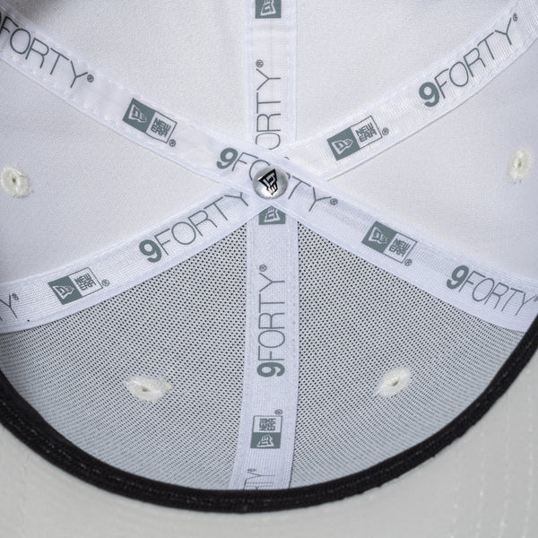 NEW ERA ( ニューエラ ) 9FORTY White Day Rhinestone ラインストーン クラシックロゴ クローム | 帽子 | キャップ | シンプル | ストーン | オシャレ | 14908243 | にゅーえら | お出かけ | レジャー | ユニセックス | クロスストラップ