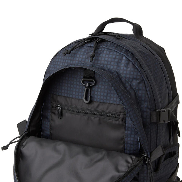 NEW ERA ( ニューエラ ) キャリアパック 35L ブラックナイトカモ | リュック | リュックサック | デイパック | ユニセックス | 14750923 | 通勤 | 通学 | シンプル | 登山 | ハイキング | にゅーえら