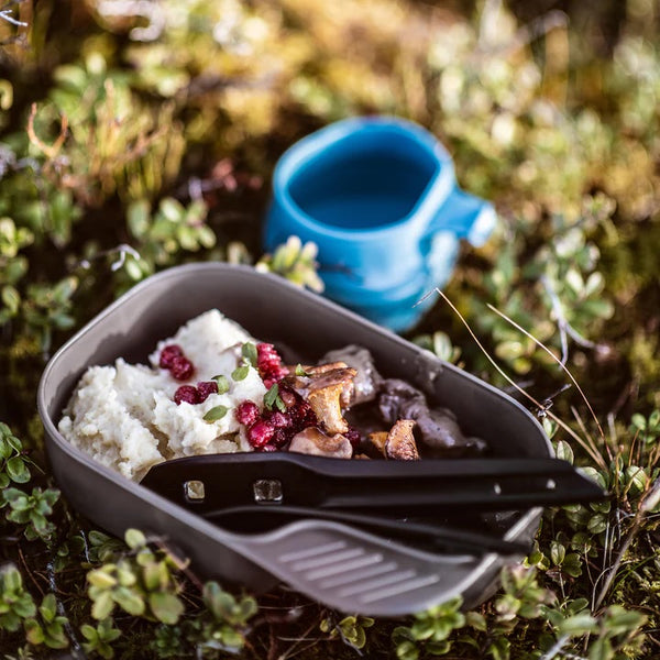 Wildo ( ウィルドゥ )  CAMP-A-BOX LIGHT / ウィルドゥ キャンプボックス ライト | 食器 | カトラリー | カトラリーセット | カラフル | 軽い | アウトドア | BBQ | キャンプ | レジャー | 花見 | CBL | うぃるどぅ