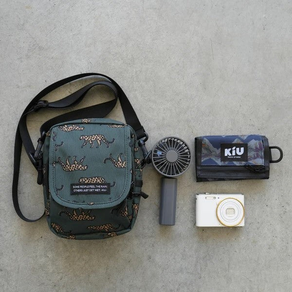KiU ( キウ ) 600D フラップポケットショルダーバッグ | K437 | きう | バッグ | ショルダーバッグ | 小さめ | 身軽 | お出かけ | 収納力 | スマホ | お財布