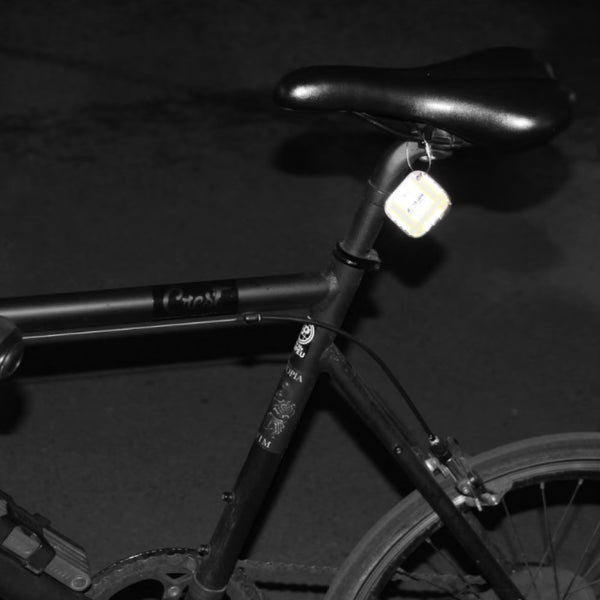 DETAIL ( ディテール ) ANAheim Doom Reflector " Vest / White " リフレクター | アウトドア | キャンプ | 夜道 | 暗い場所 | コンパクト | キーホルダー | アクセサリー | 機能性 | デザイン性 | 3710VWH | でぃてーる | 光る