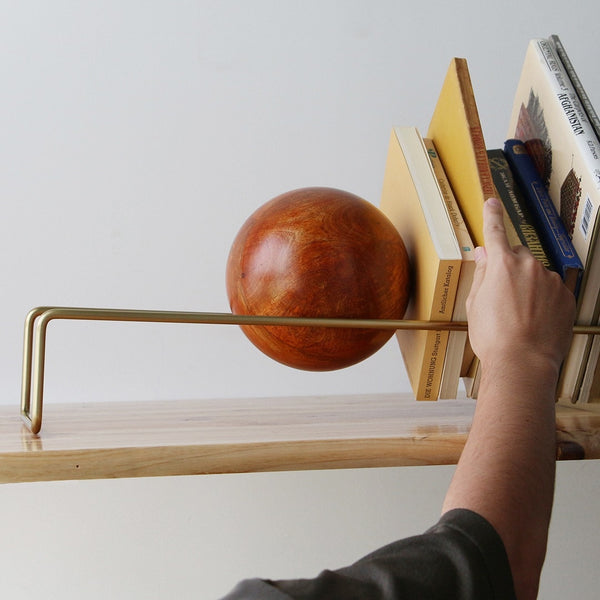 DETAIL ( ディテール ) Slope Bookend " Gold "スロープブックエンド " ゴールド " | 無垢材 | ボール フレーム | 本を飾る | 本立て | 木製ボール | オシャレ | シンプル | 存在感 | H0091GD | でぃてーる