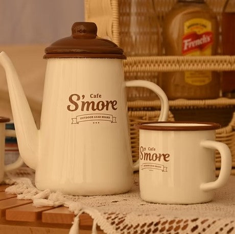 S`more ( スモア ) café s'more mug | マグカップ | マグ | コップ | ホーロー | レトロ | 可愛い | アウトドア | キャンプ | プレゼント | シンプル | ロゴ | 耐久性 | 熱伝導 | すもあ