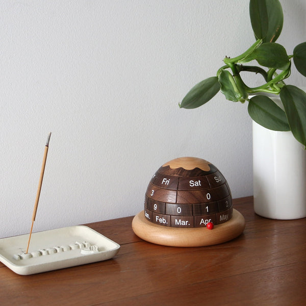 DETAIL ( ディテール ) Dome Perpetual Calendar | ドーム パーペチュアル カレンダー | 万年カレンダー | カレンダー | 置き型 | 可愛い | 木 | シンプル | プレゼント | ウォルナット | ずっと使える | H0126 | でぃてーる