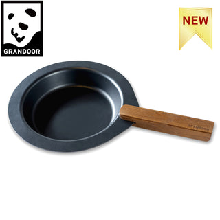 GRANDOOR ( グランドア ) DISHGRILL | ディッシュグリル | お皿 | アウトドア | キャンプ | 調理 | 器 | フライパン | 洗い物が減る | 陶器 | 焦げ付かない | 洗いやすい | 深み | シンプル | オーブン可 | スタッキング | コンパクト | ぐらんどあ