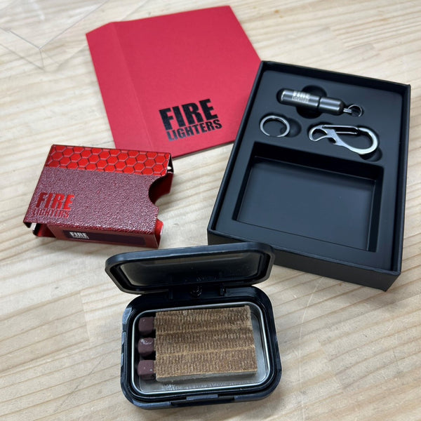 【当店限定カラー、リッチレッド販売開始！】Niche Box Set / FIRE LIGTHERS | ニッチボックスセット | キャンプ | アウトドア | マッチストライカー | セット | コンパクト | 持ち運び | 耐熱 | 防水 | オイルライター | マッチ | 火起こし